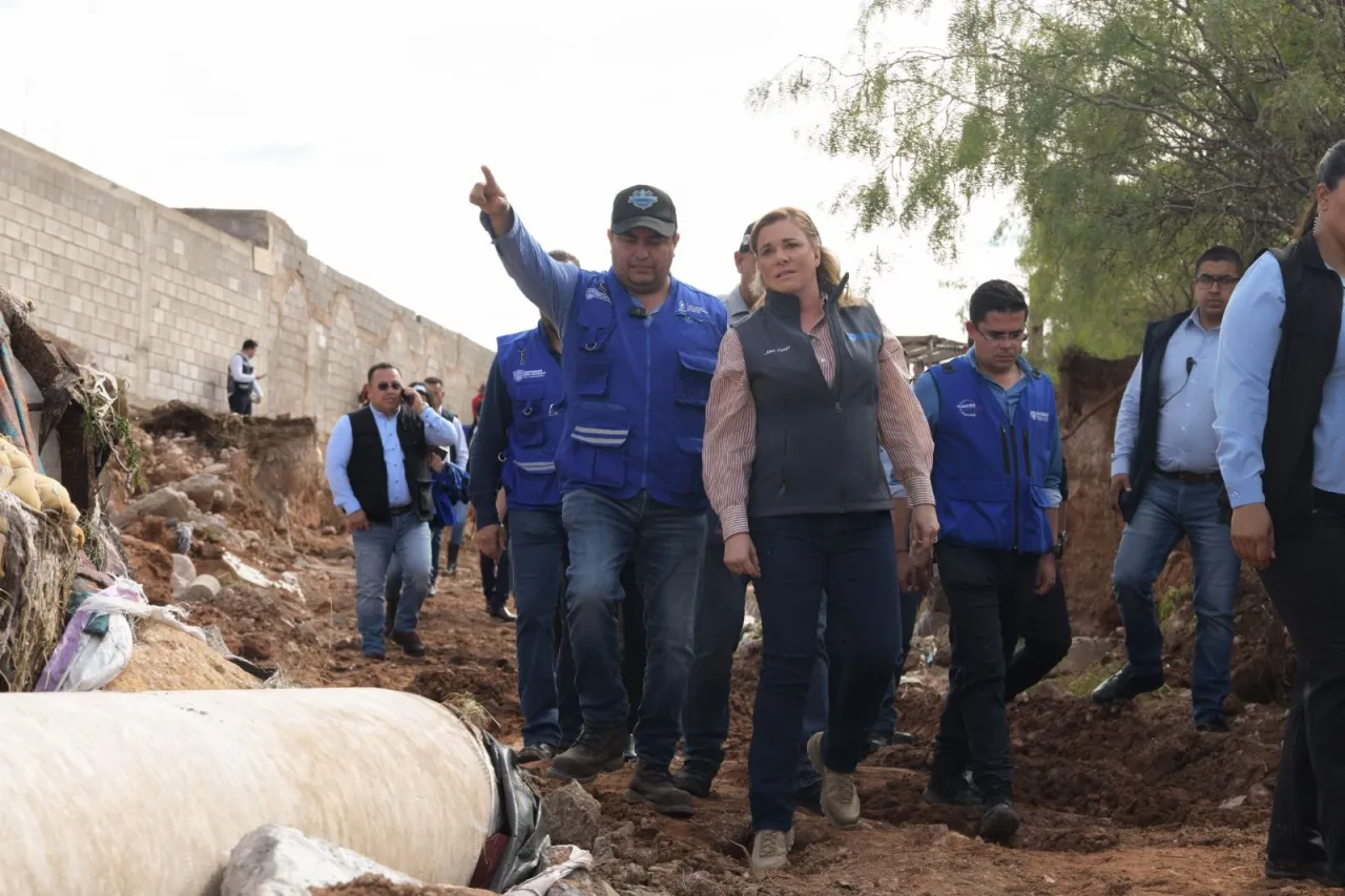 Recorre Maru Campos zonas afectadas por lluvias en Chihuahua