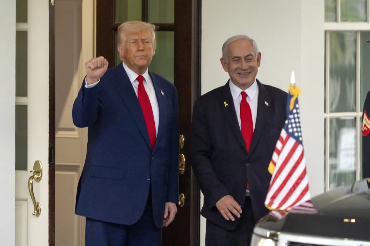 Asegura Trump que Israel aceptó términos para un alto el fuego en Gaza
