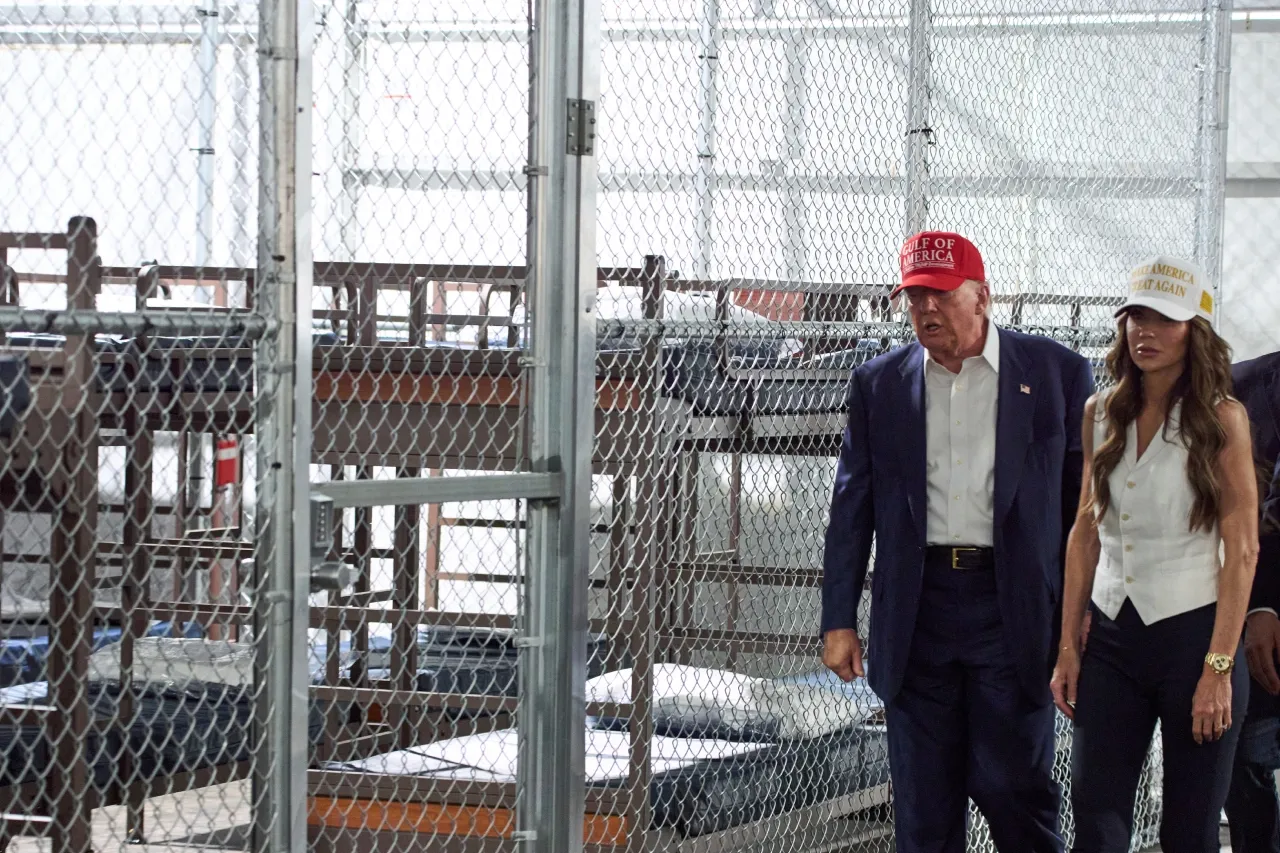 Trump visita el 'Alcatraz de los Caimanes' en los Everglades de Florida