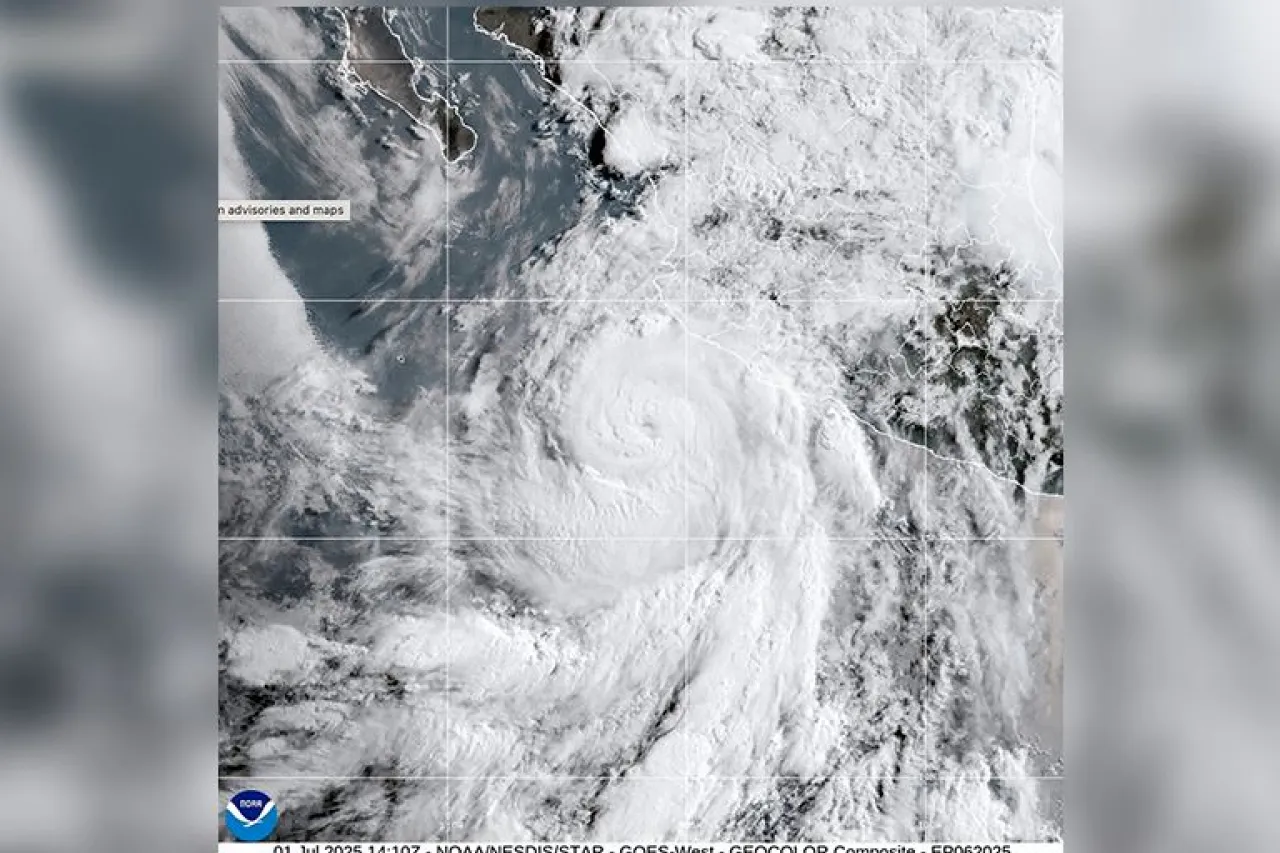 Huracán Flossie se intensifica a ciclón de categoría 3