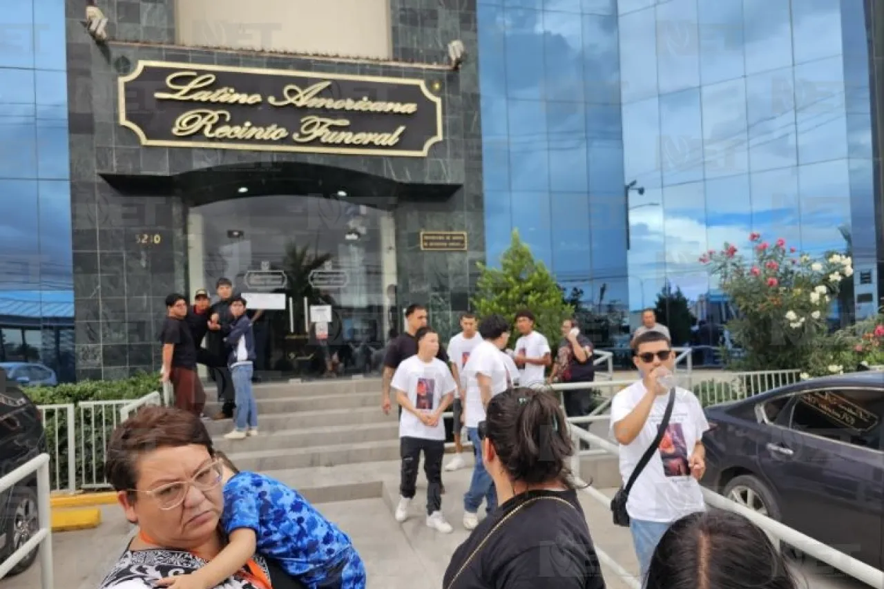 Se manifiestan frente funeraria Latino Americana; Coespris suspende local