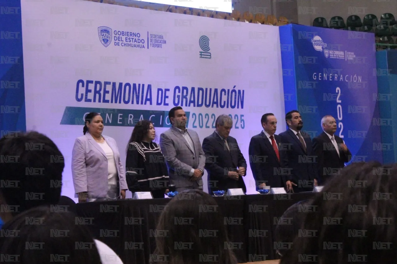 Alcalde asiste a graduación del Cobach 9, el plantel con más egresados