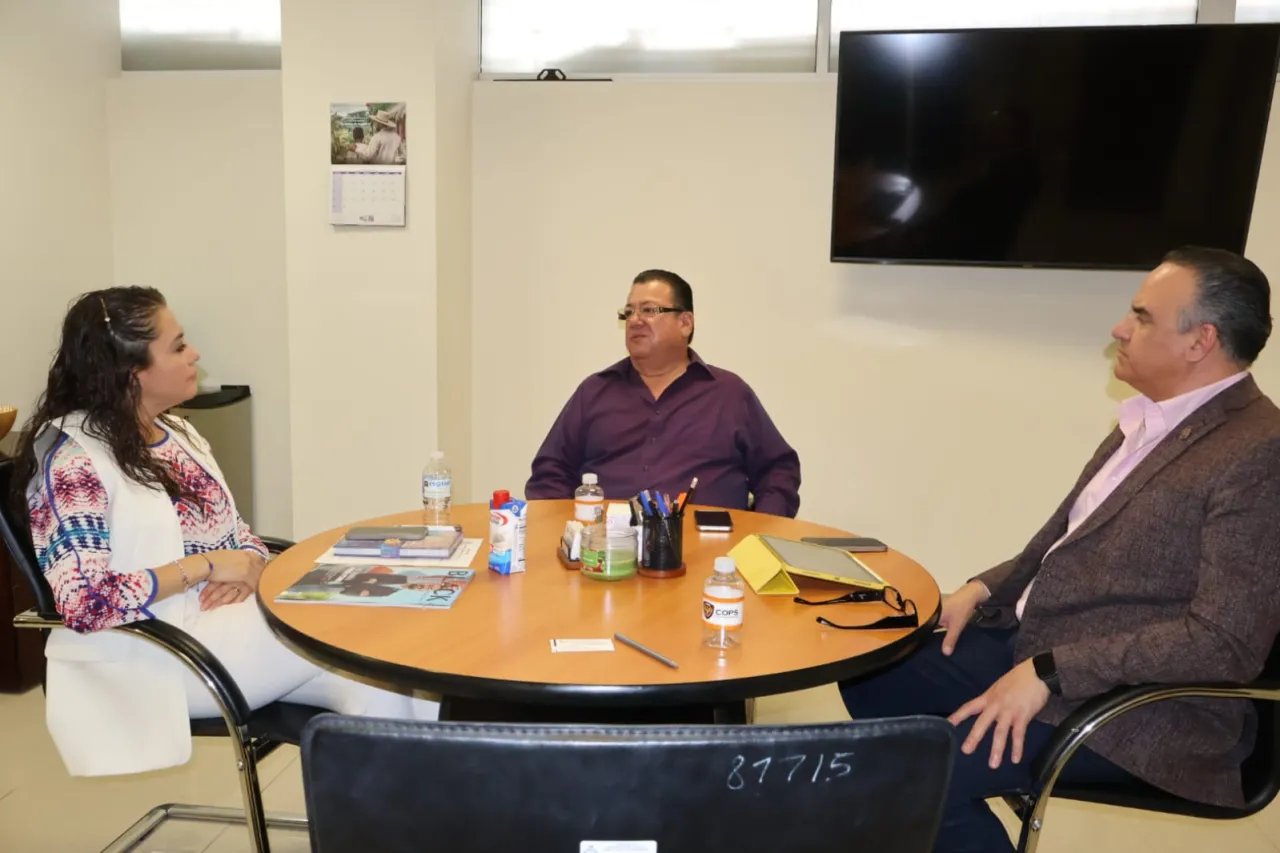 Trabajan Anierm y Municipio en temas del comercio exterior y la industria