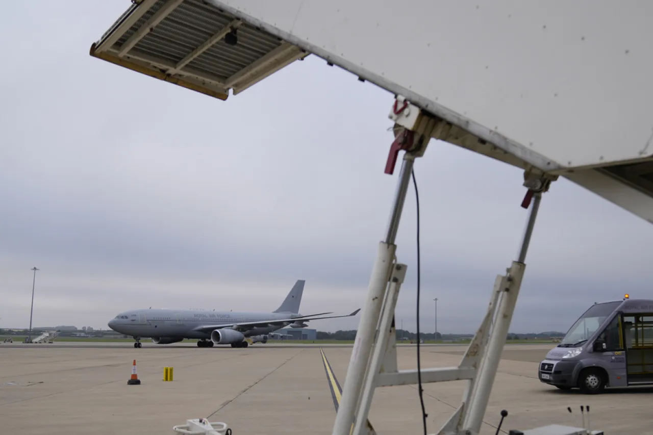 Detienen a cuatro activistas propalestinos por dañar aviones militares en RU