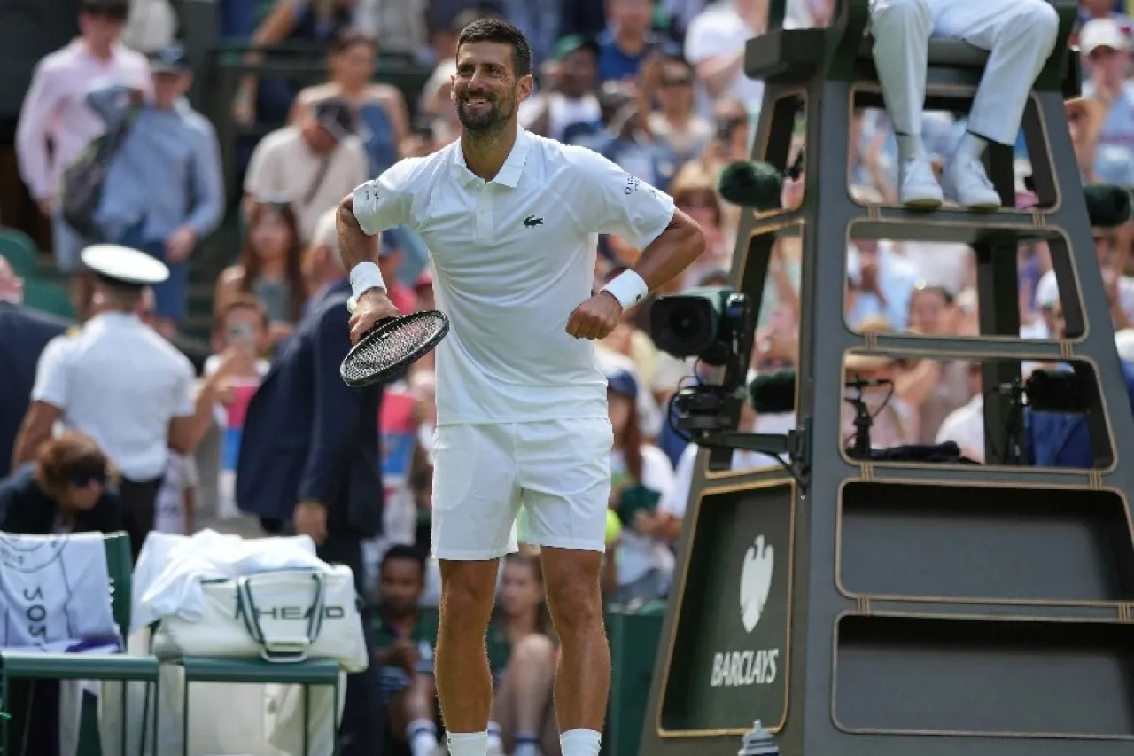 Djokovic barre a Dan Evans para llegar a tercera ronda de nacional