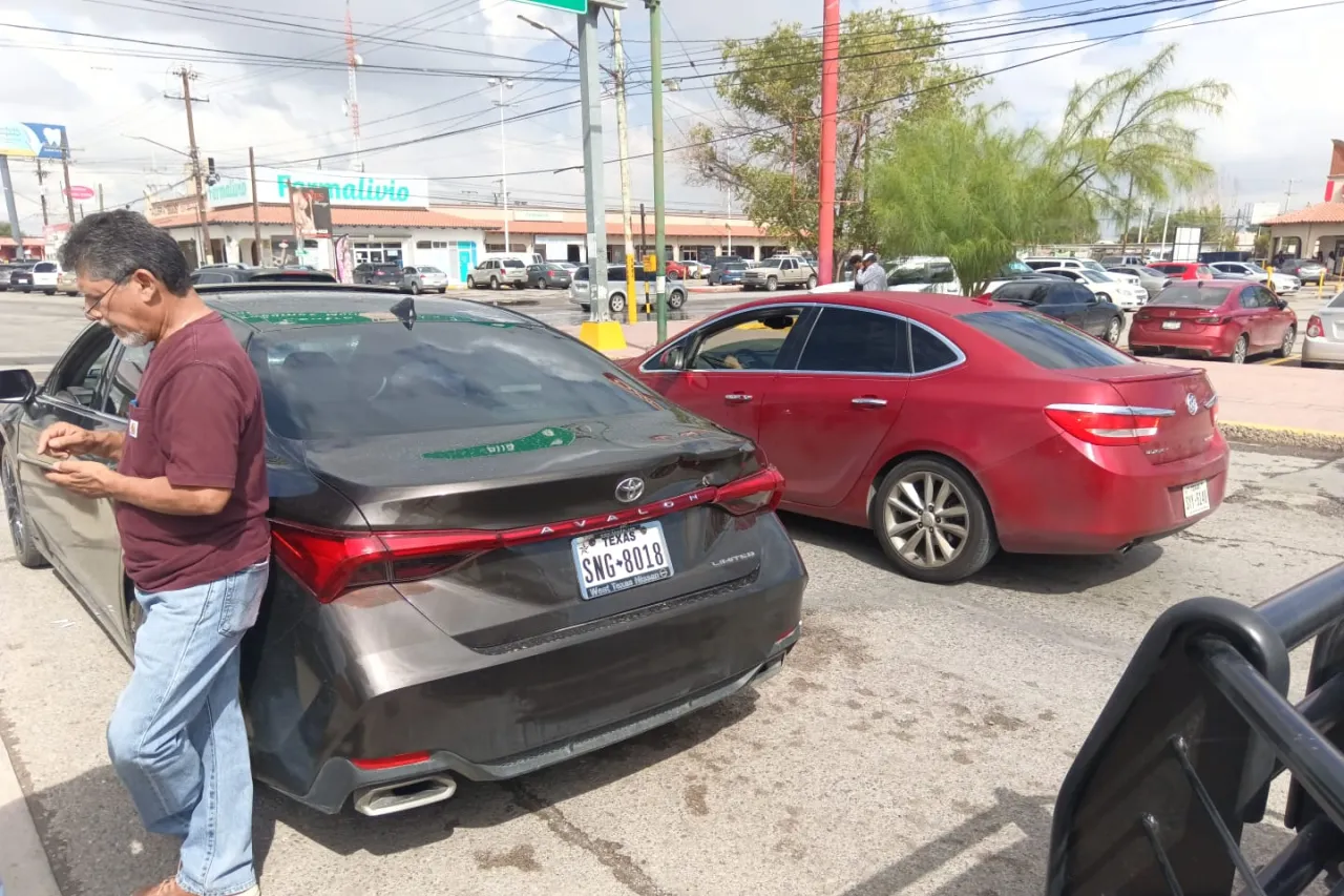 Atropellan a peatón en fila para cruzar por el puente Zaragoza