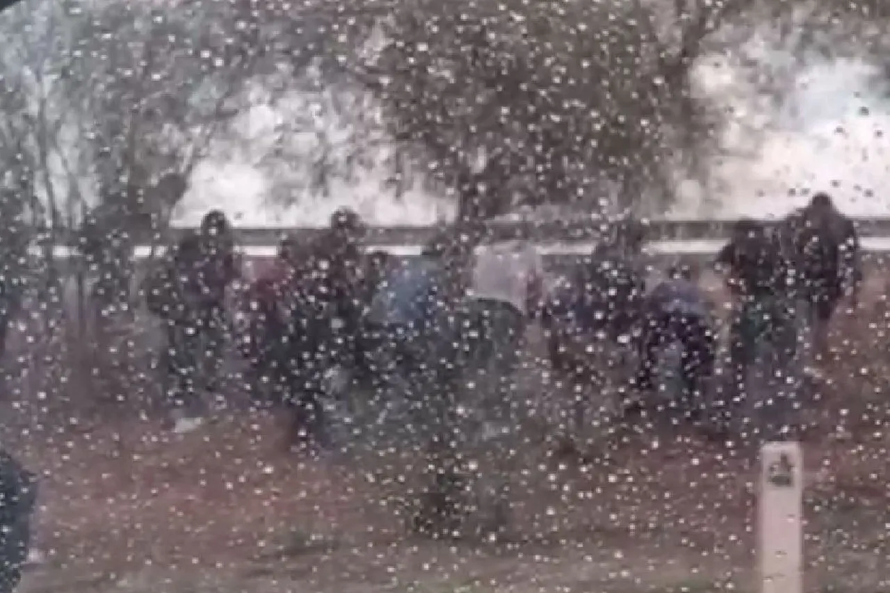 Video: Captan a supuestos migrantes cerca de la X tratando de cruzar a EU