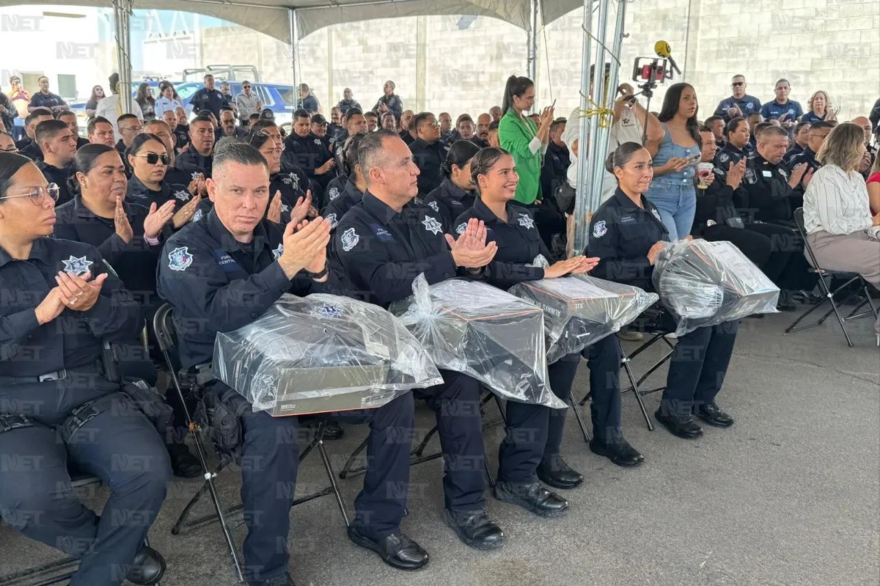 Entregan uniformes y equipo táctico a policías estatales en Juárez