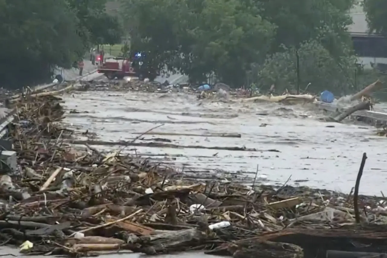 Mueren varias personas en Texas tras inundaciones repentinas