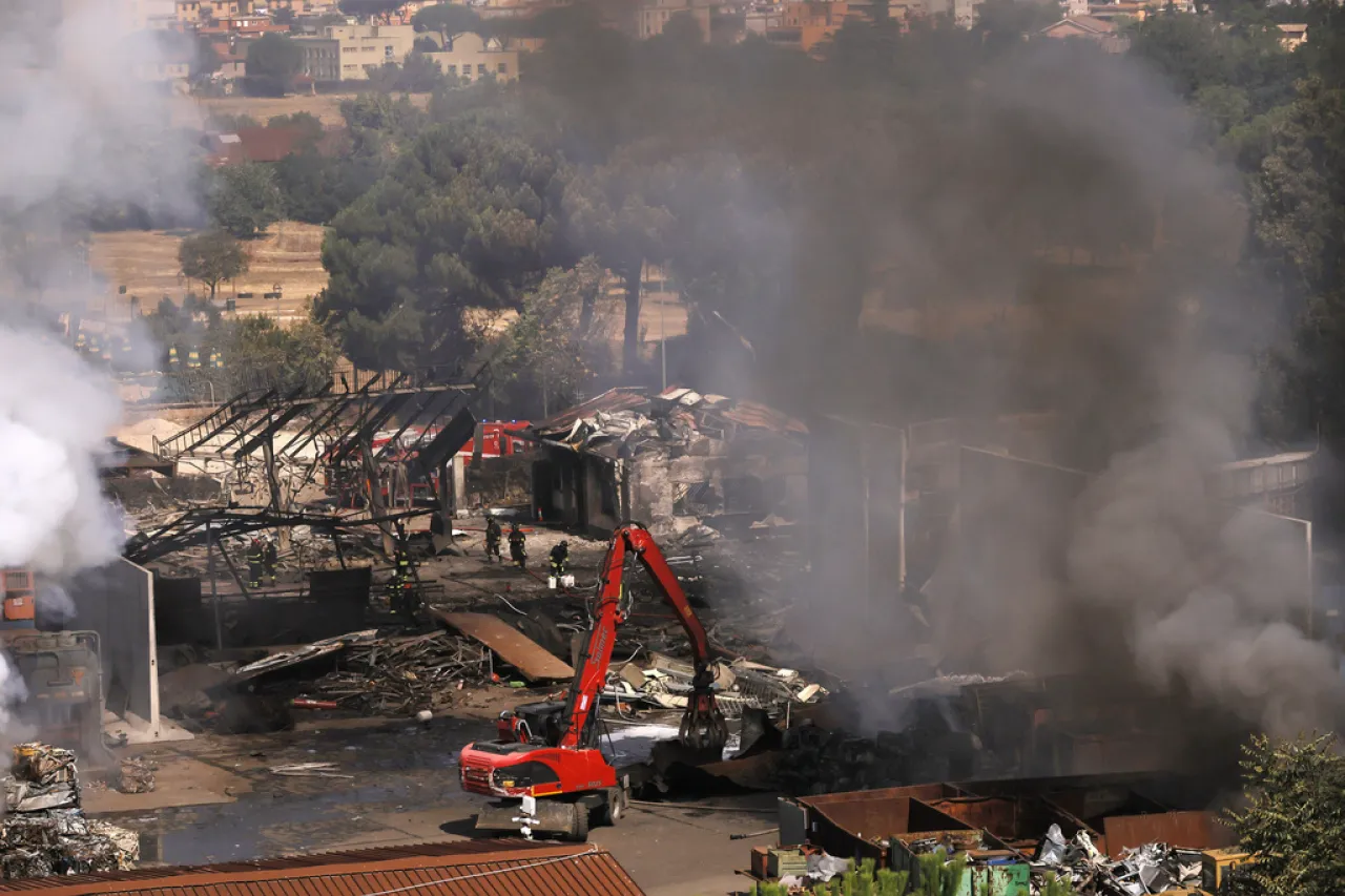 Explosión en gasolinera de Roma deja al menos 40 heridos