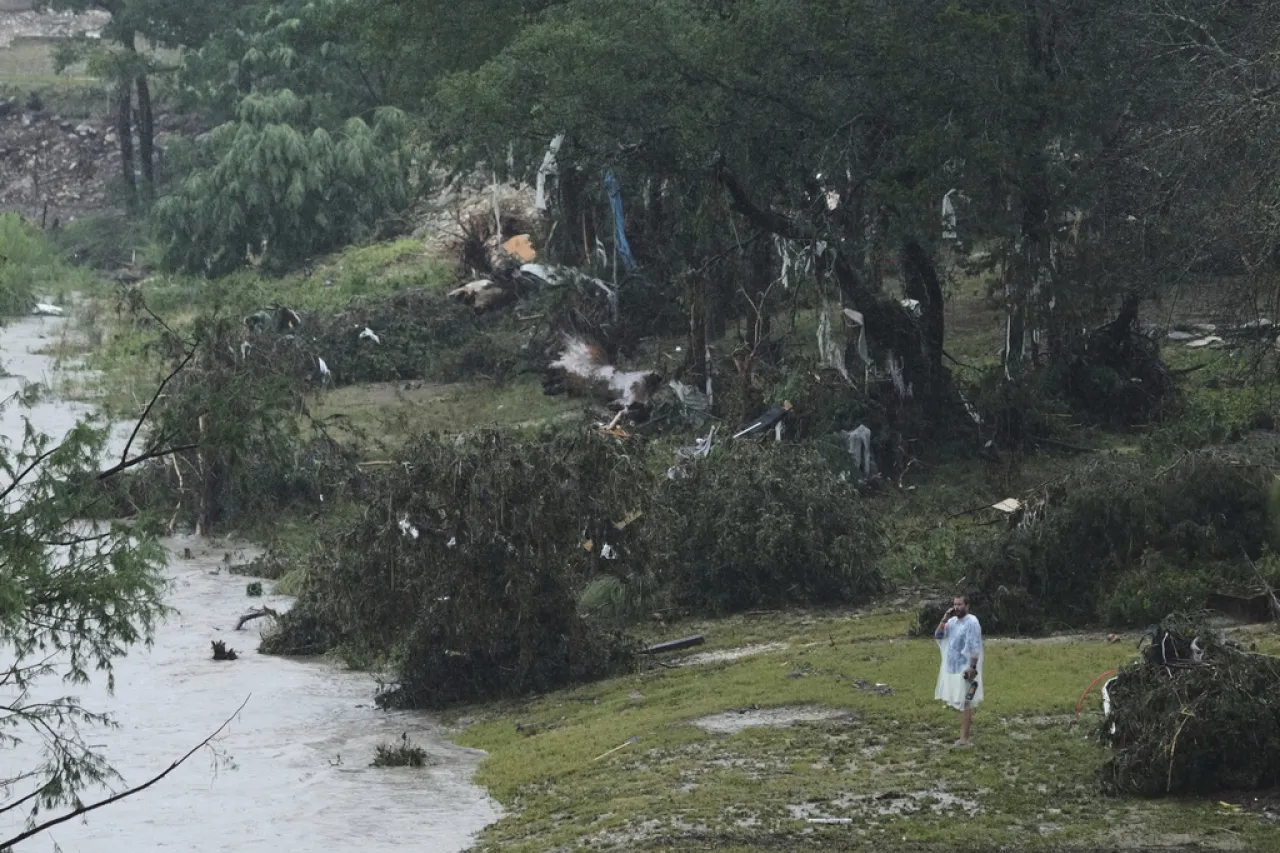 Reportan más de 20 niñas desaparecidas tras inundaciones en Texas