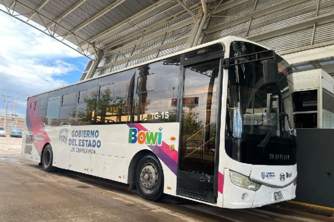 Bowí traslada de emergencia a menor que sufrió desmayo en estación