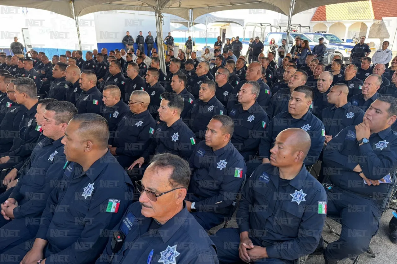 Entregan uniformes y equipo táctico a policías estatales en Juárez