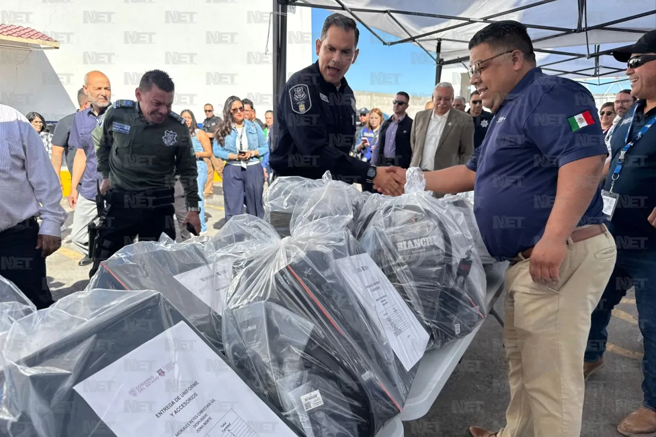 Entregan uniformes y equipo táctico a policías estatales en Juárez