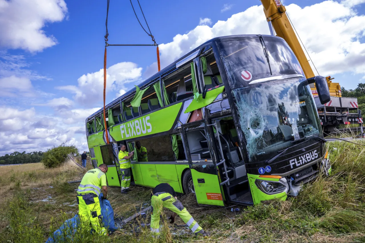 Accidente de autobús en Alemania deja más de 20 heridos, uno de gravedad