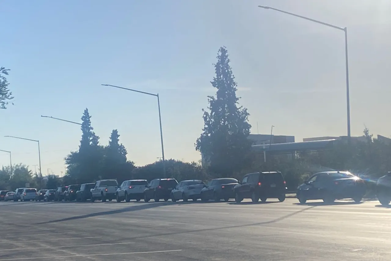 Alrededor de una hora para cruzar a El Paso