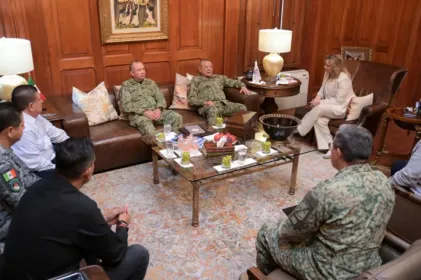Se reúne Maru Campos con el comandante de la XI Región Militar