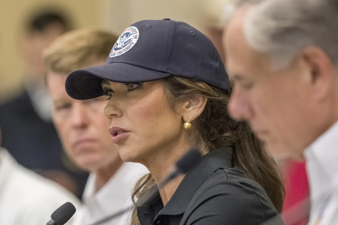 Funcionarios de Texas enfrentan críticas por su respuesta a inundaciones