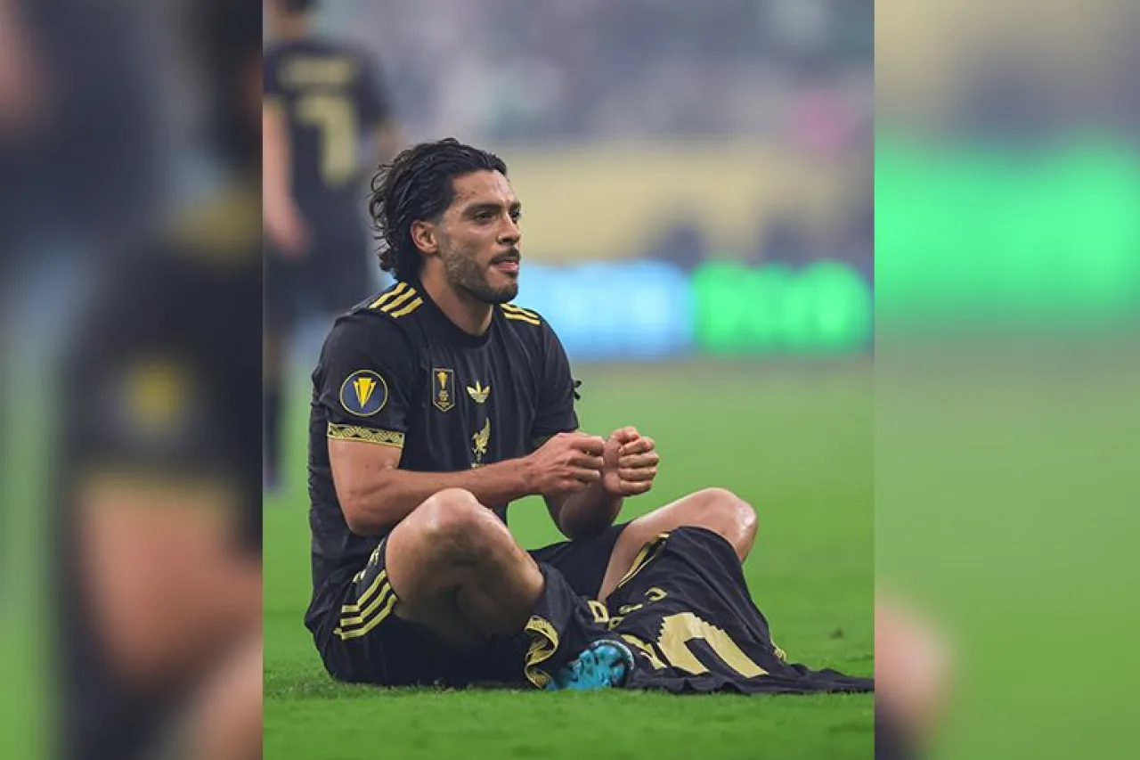 Raúl Jiménez honra a Diogo Jota con emotivo festejo