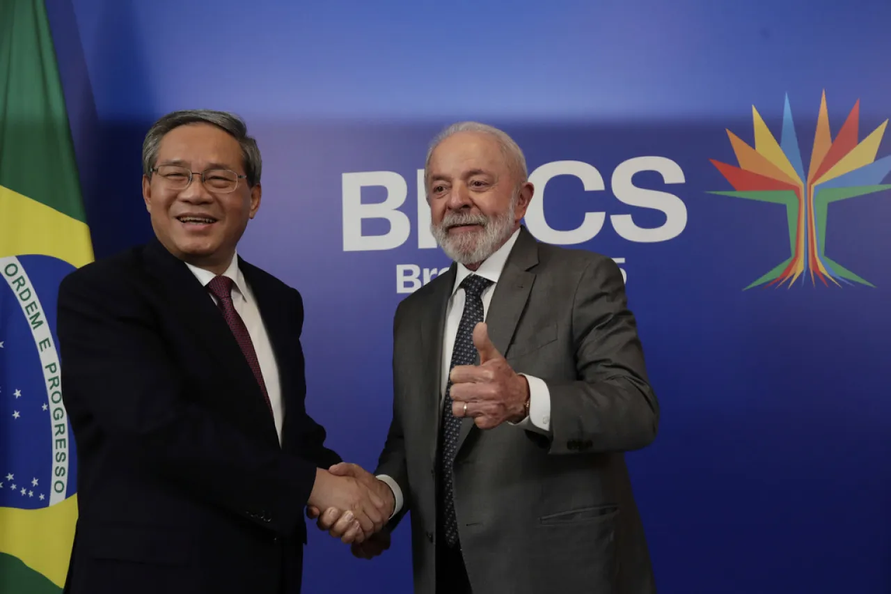 Bloque Brics condena alza de aranceles