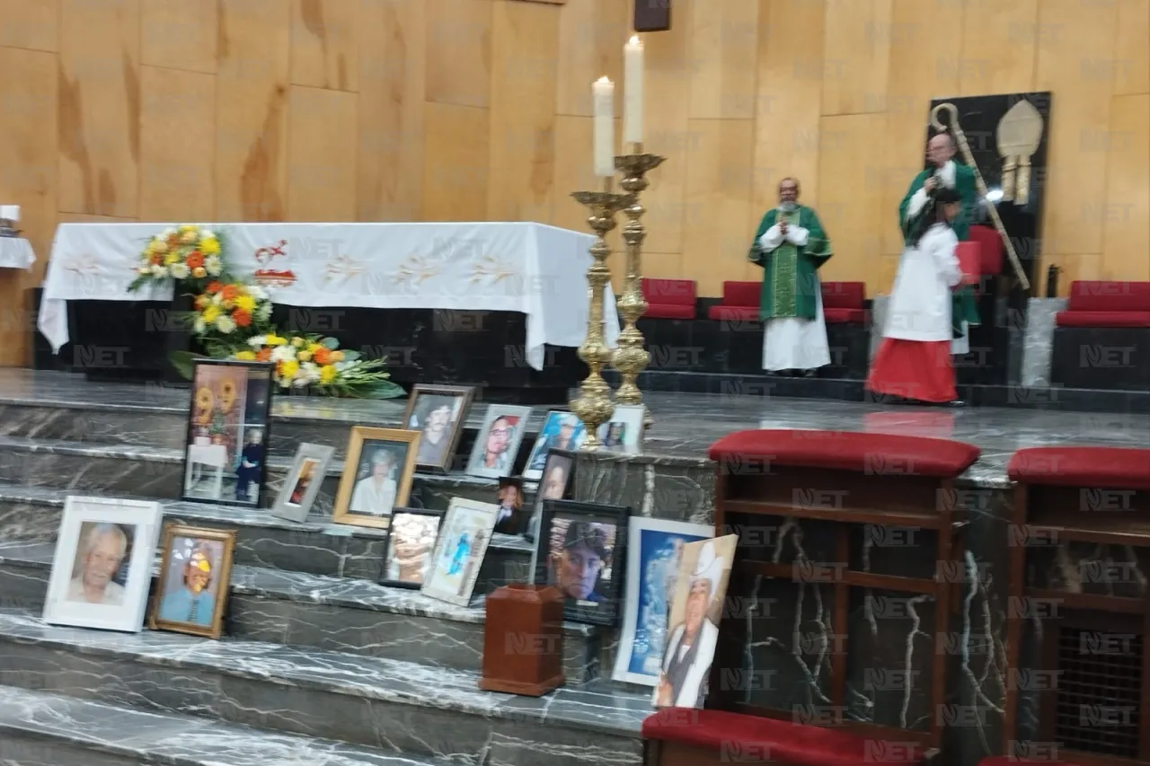 Con dolor e incertidumbre, acuden a misa por víctimas del crematorio