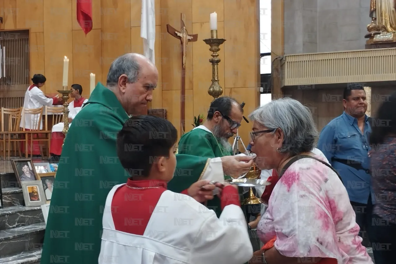Familias buscan consuelo en Catedral por cuerpos hallados en crematorio Plenitud