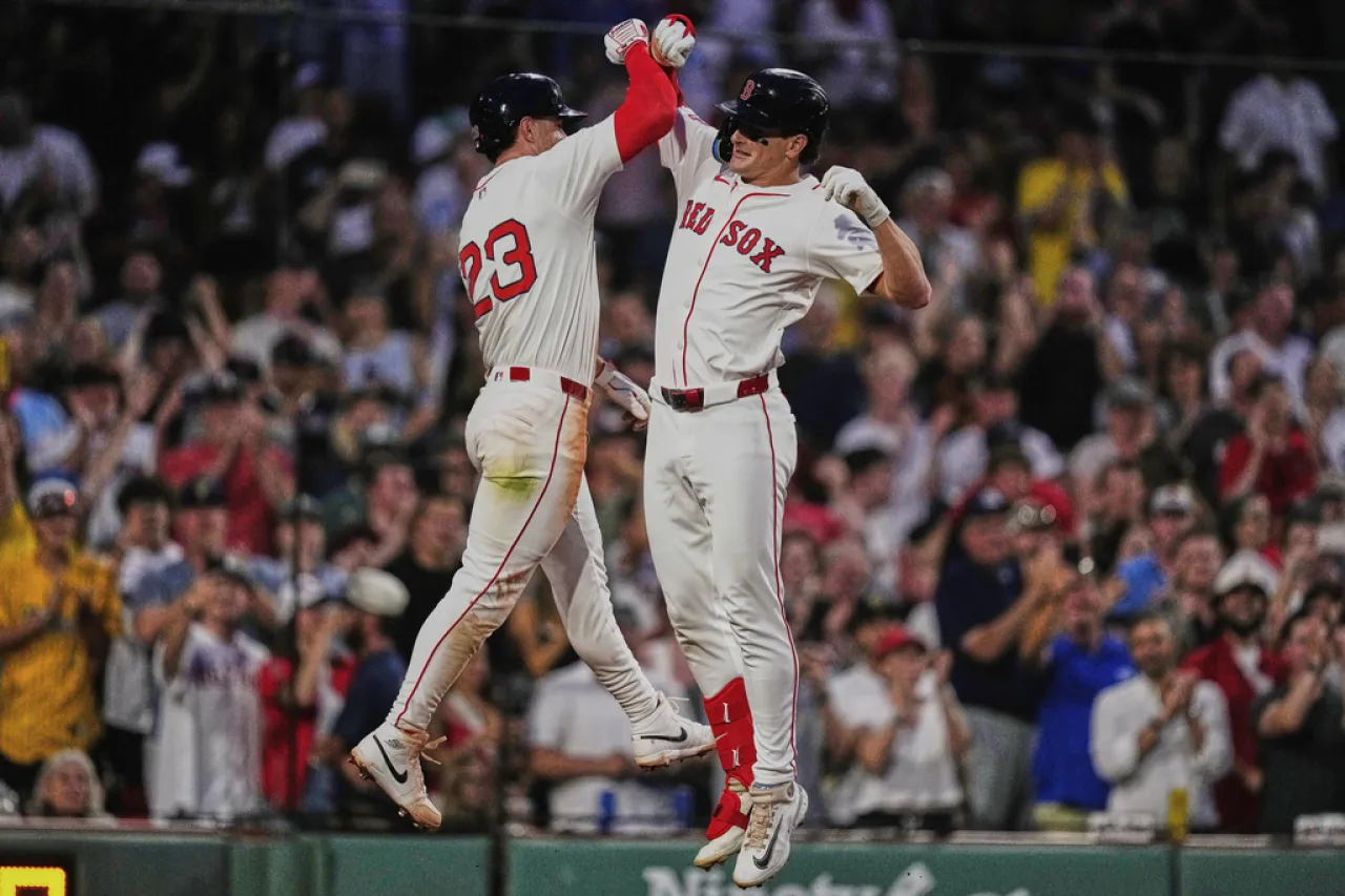 Derrotan Medias Rojas a Rockies