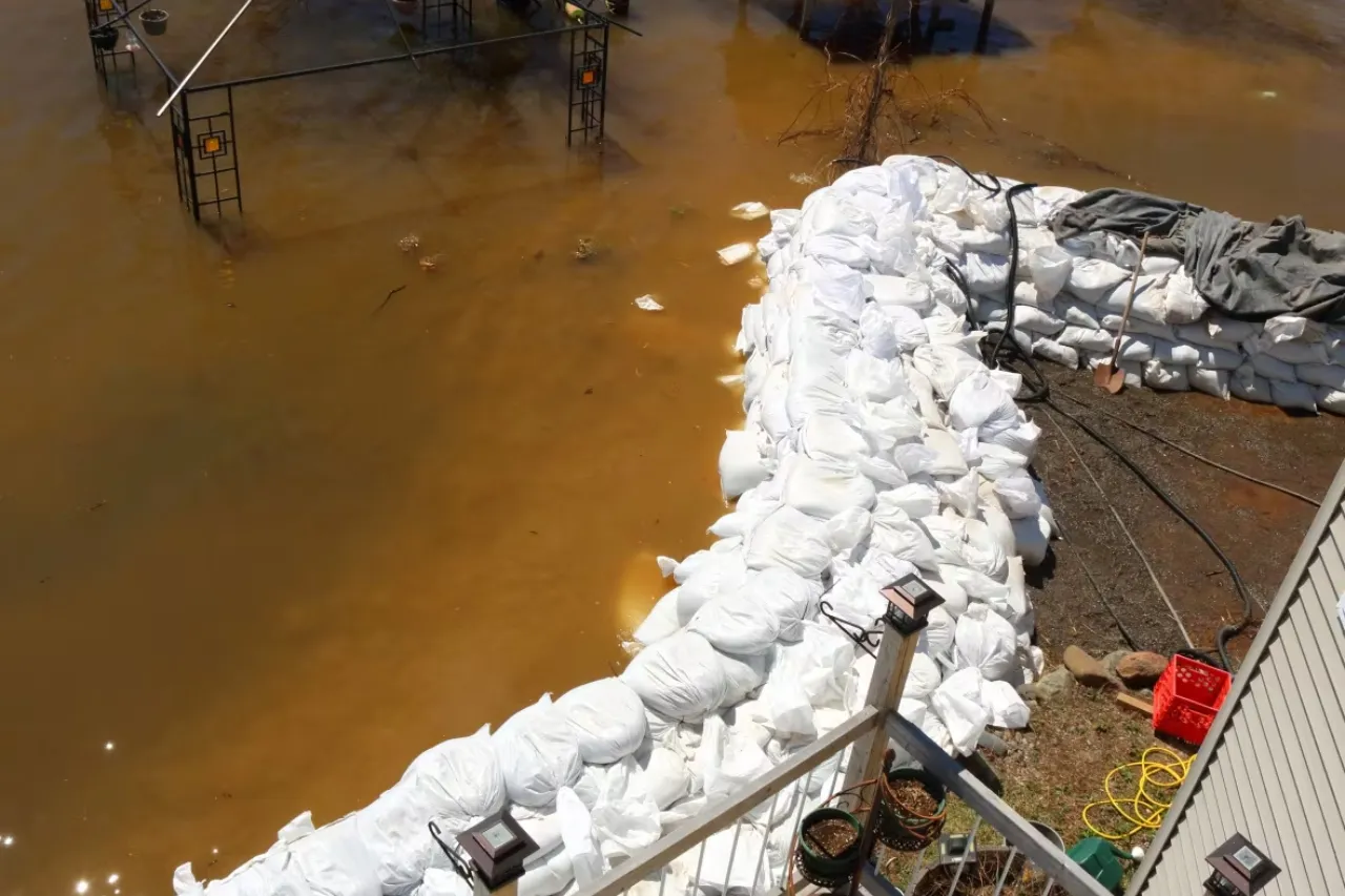 Ofrece El Paso Water sacos de arena para protegerse de las inundaciones