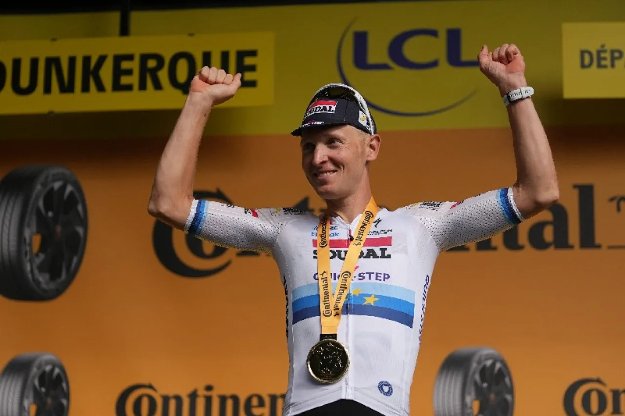 Tim Merlier gana por milímetros tercera etapa del Tour de Francia
