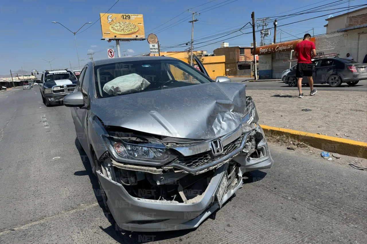 Se registra choque en la Clouthier y Fresa