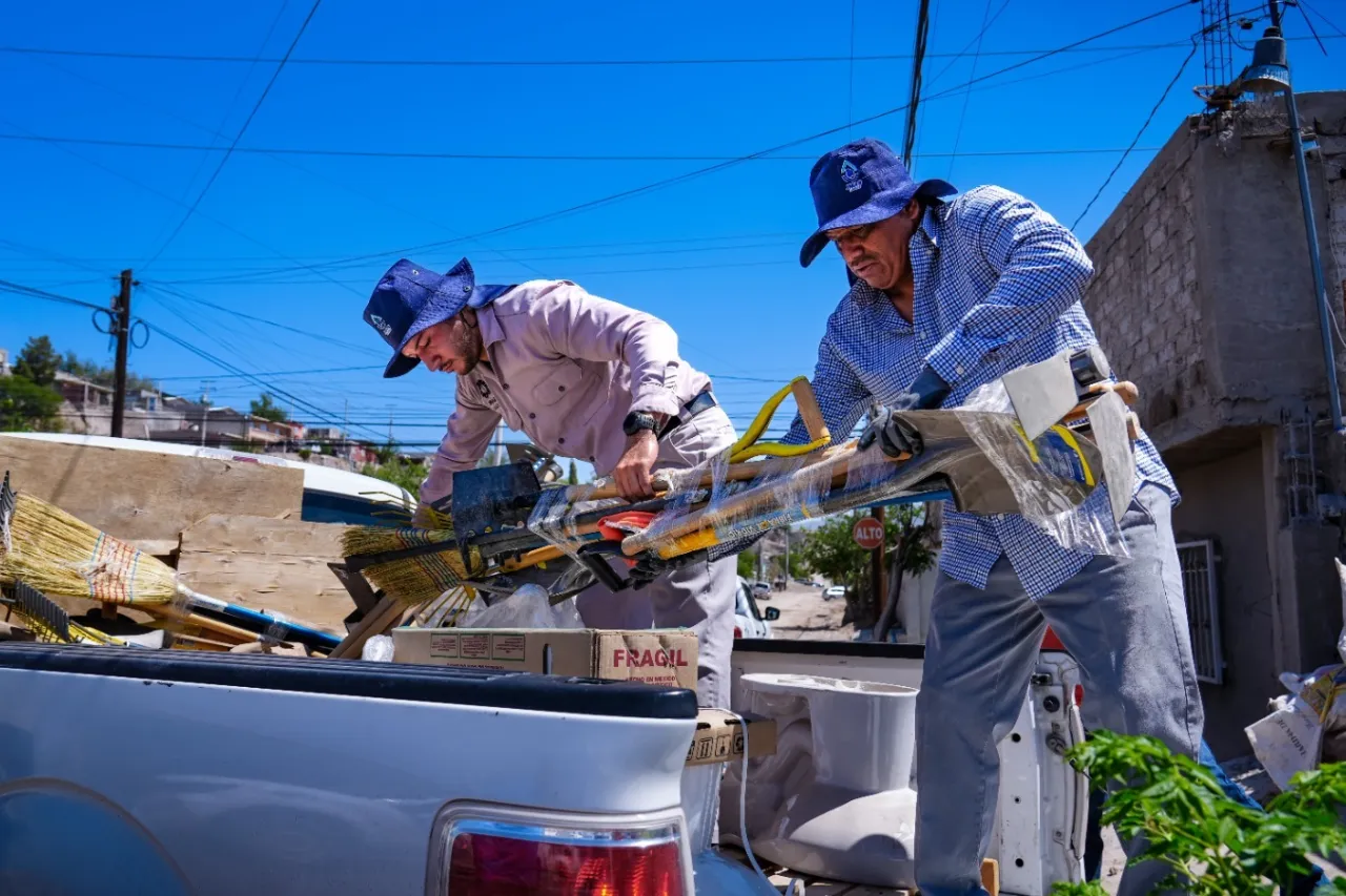 Entrega JMAS apoyos a 41 familias afectadas por lluvias en la Francisco Sarabia