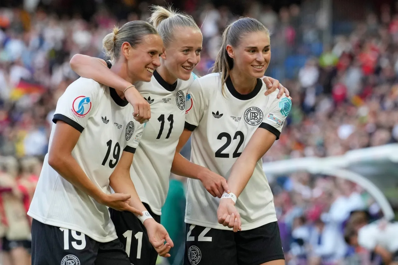 Alemania y Suecia ganan y avanzan a cuartos de final de la Eurocopa