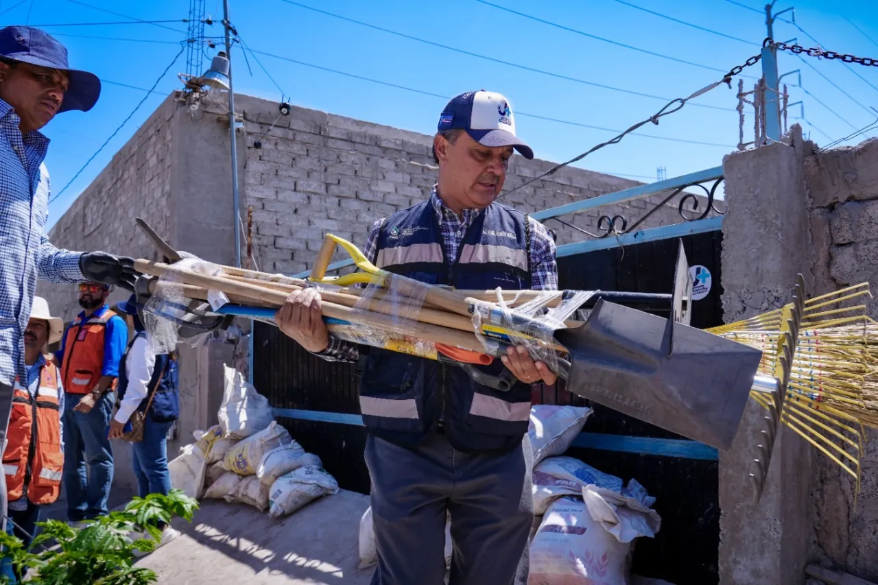 Entrega JMAS apoyos a 41 familias afectadas por lluvias en la Francisco Sarabia