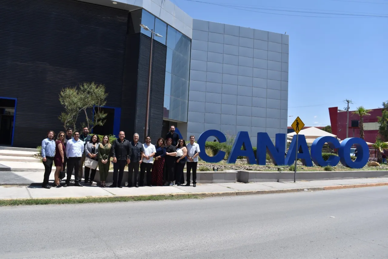 Firma Conalep convenio con Canaco Juárez en beneficio de 5 mil estudiantes