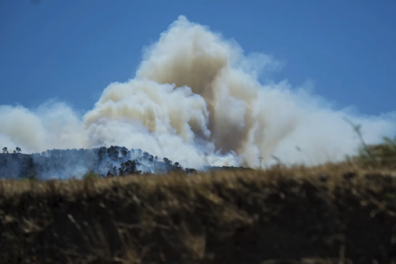 Aeropuerto de Marsella suspende vuelos debido a incendio forestal