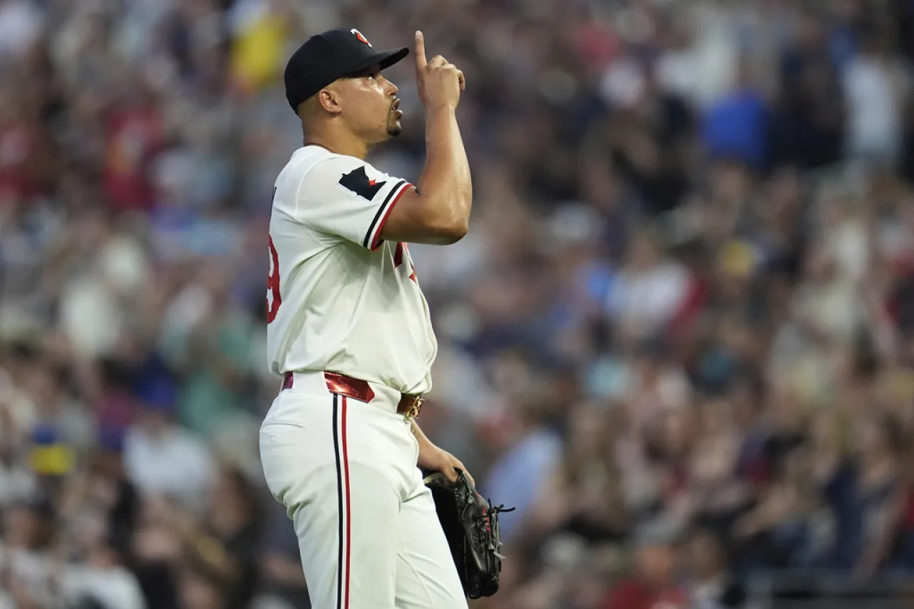 Mellizos se imponen a Cachorros