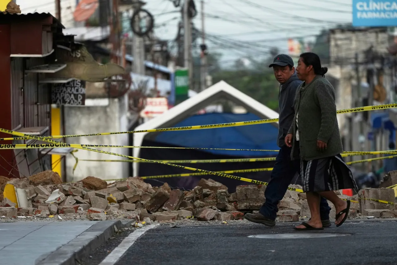 Cuatro muertos y temor dejan en Guatemala más de 190 sismos