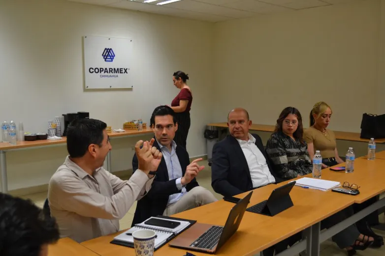 Analizan diputados y empresarios iniciativa para eliminar legisladores 'pluris'