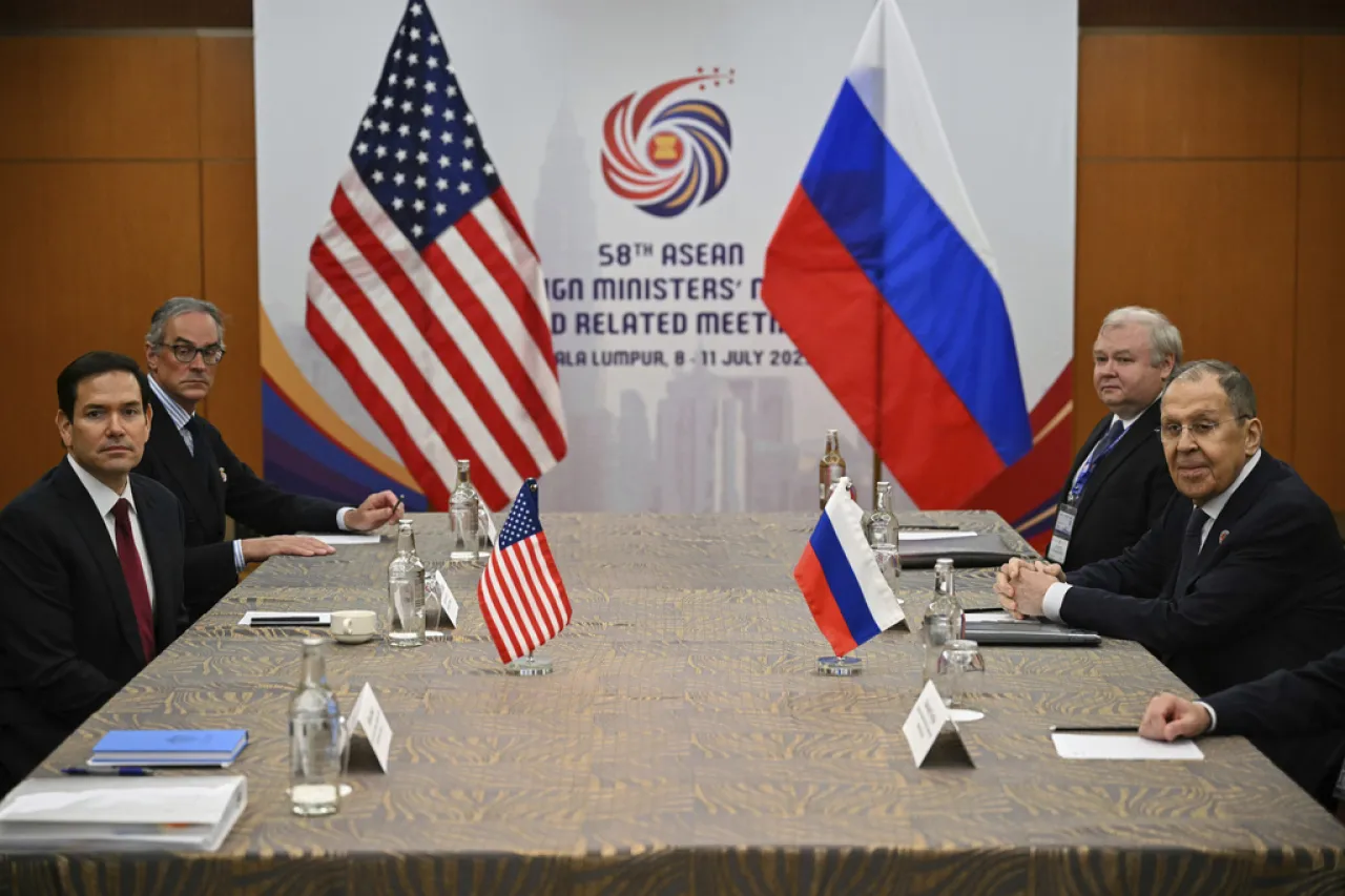Rubio se reúne con el canciller ruso, Serguéi Lavrov