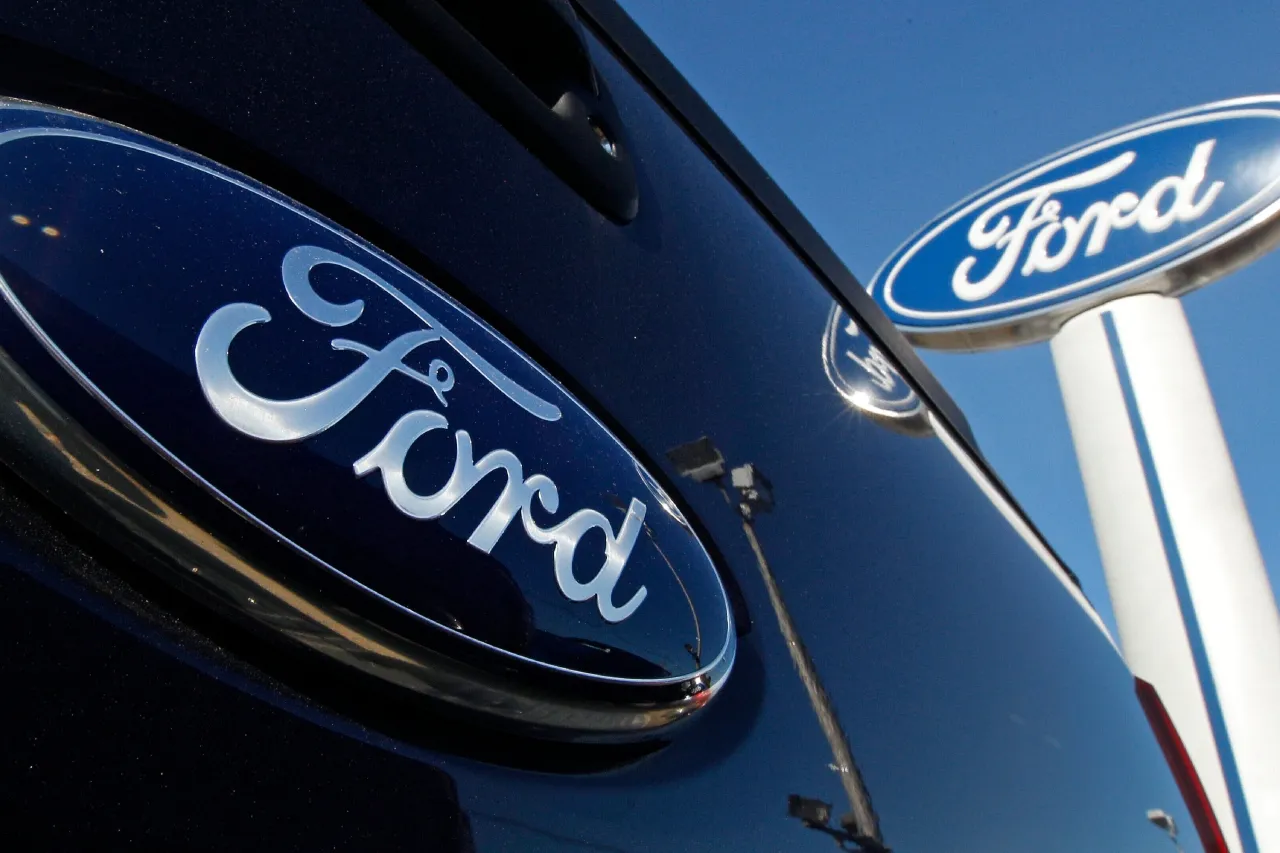 Ford retira 850 mil autos en EU por posible falla en la bomba de combustible