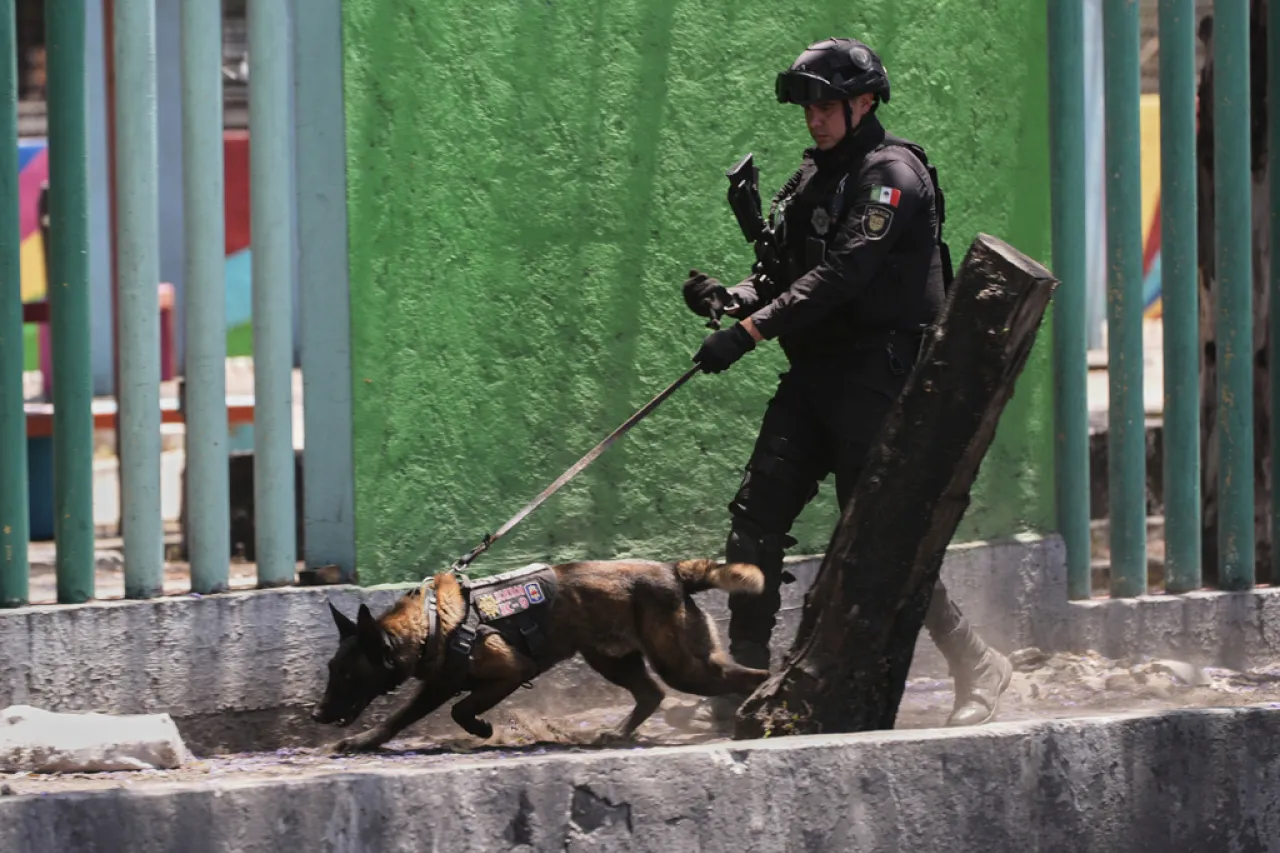 La extorsión va al alza en México asfixiando a tiendas y empresas