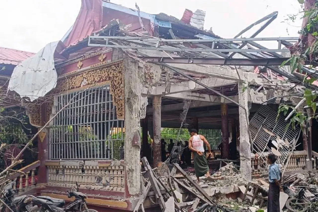 Ataque aéreo contra monasterio budista en Myanmar deja 23 muertos
