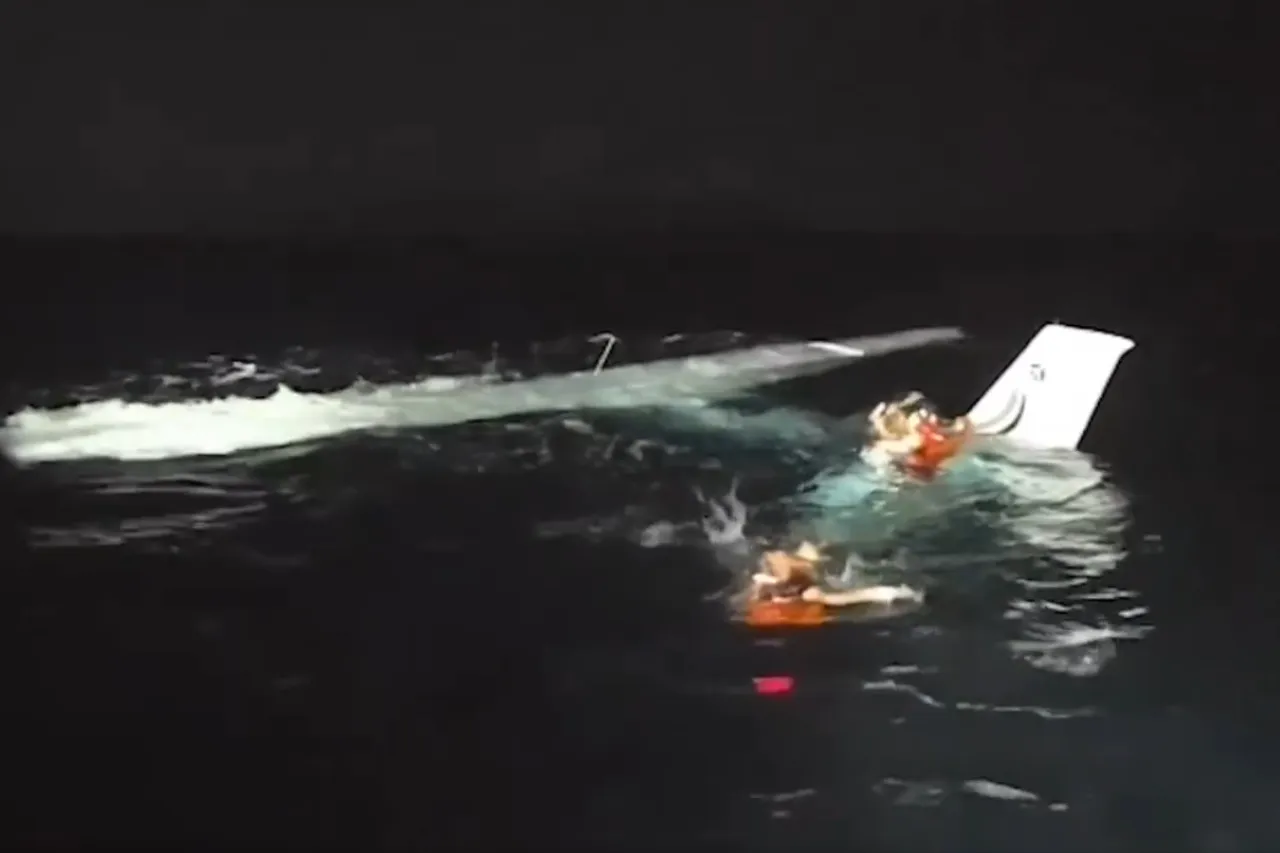 Rescatan a 4 tripulantes de aeronave tras amerizaje en Baja California Sur
