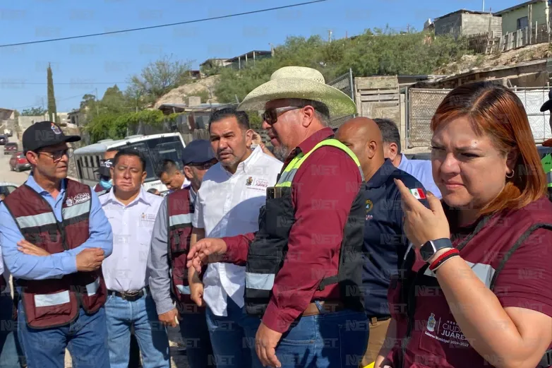 Alcalde recorre zonas inundadas y revisa trabajos para ampliar el dique
