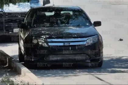 Hallan vehículo ligado a homicidios; lo abandonaron en Lomas de Morelos