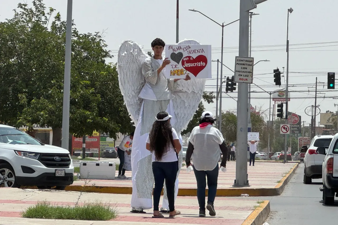 'Ángeles' mensajeros salen a las calles ante violencia en Juárez