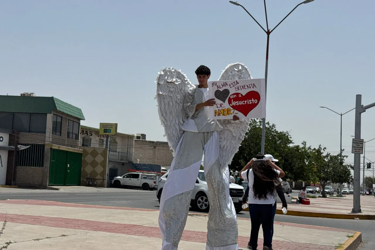 'Ángeles' mensajeros salen a las calles ante violencia en Juárez