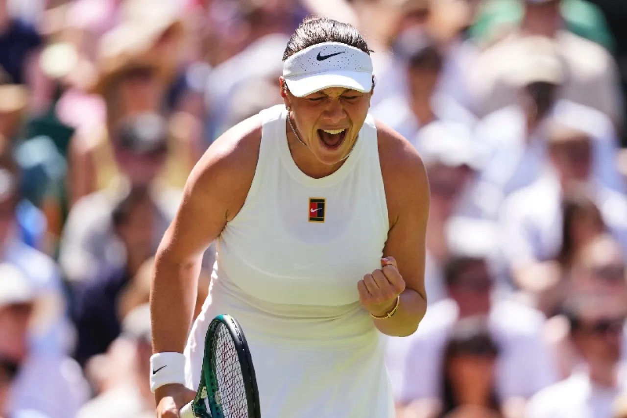 Barre Swiatek y gana su primer torneo de Wimbledon