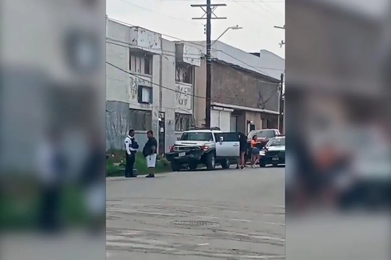 Huye tras atropellar a uno: lo localizan y arrestan