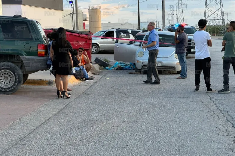 Cambiaba una llanta y muere frente a table dance